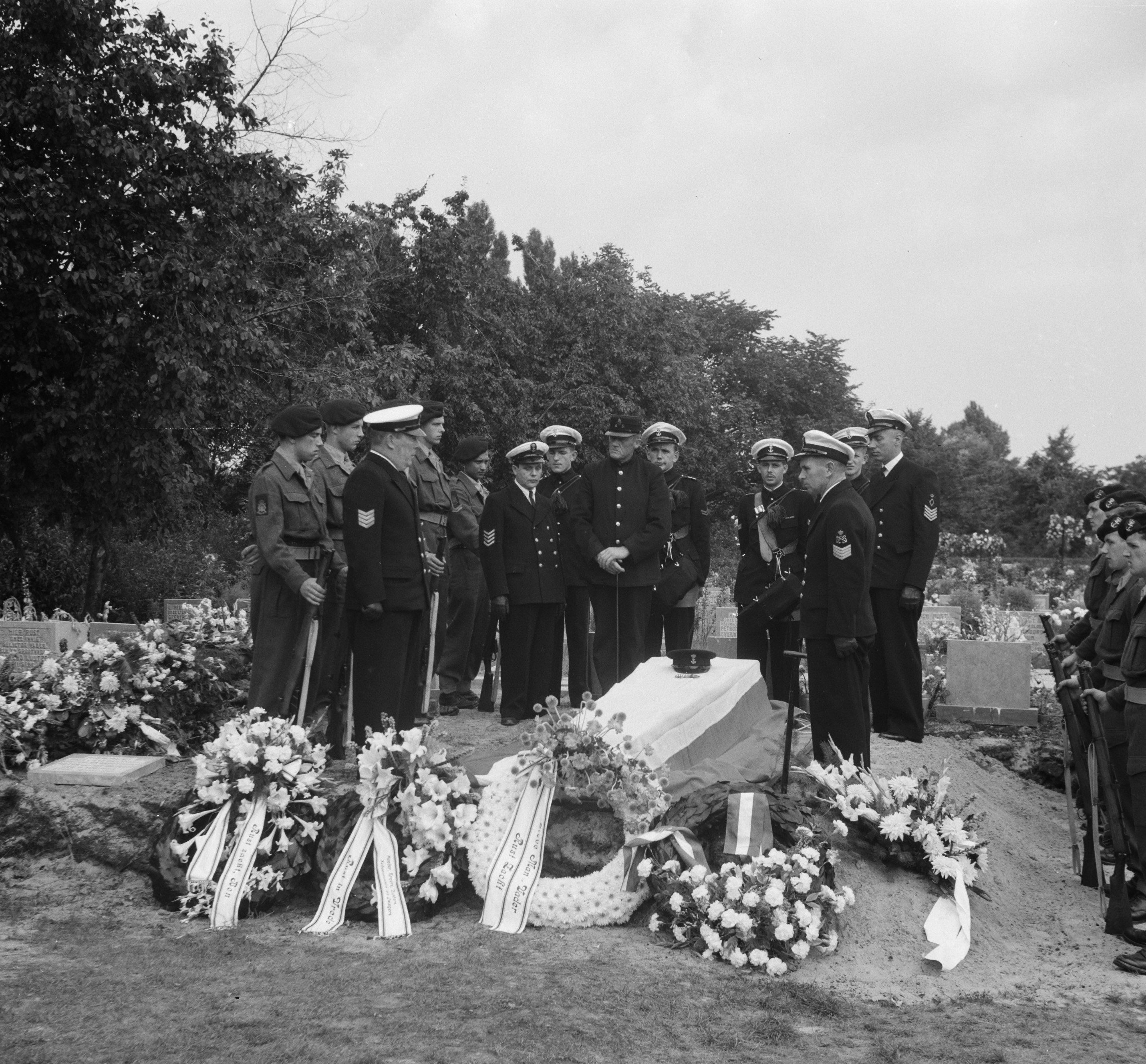 Август 1951. Похороны трех студенток.