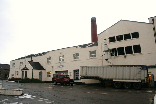 File:Benrinnes Distillery - geograph.org.uk - 1070557.jpg