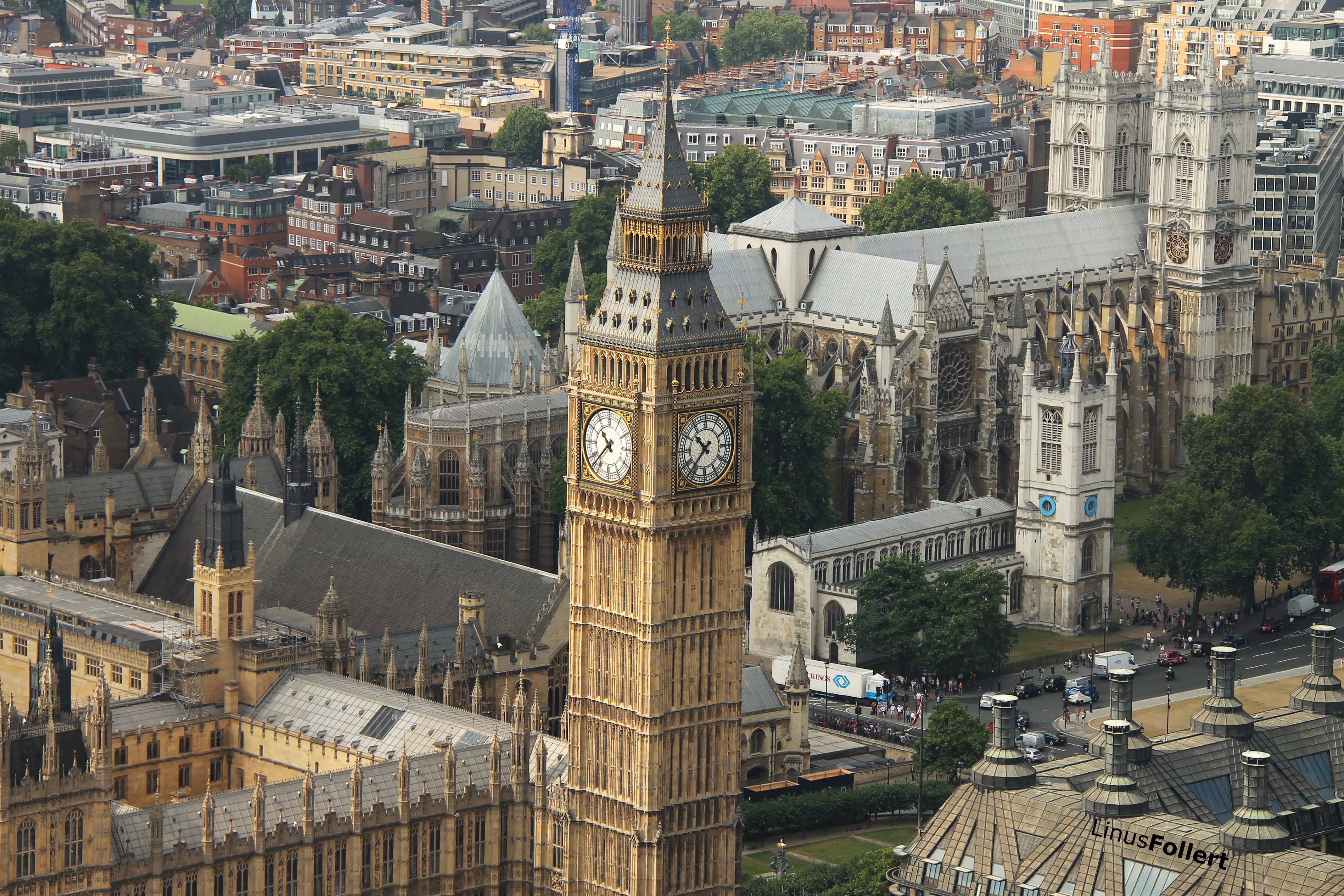 Биг башня в лондоне. Башня Биг Бен в Лондоне. Биг-Бен (башня Елизаветы). Лондонские часы Биг Бен. Вестминстерский дворец Лондон башня Елизаветы.