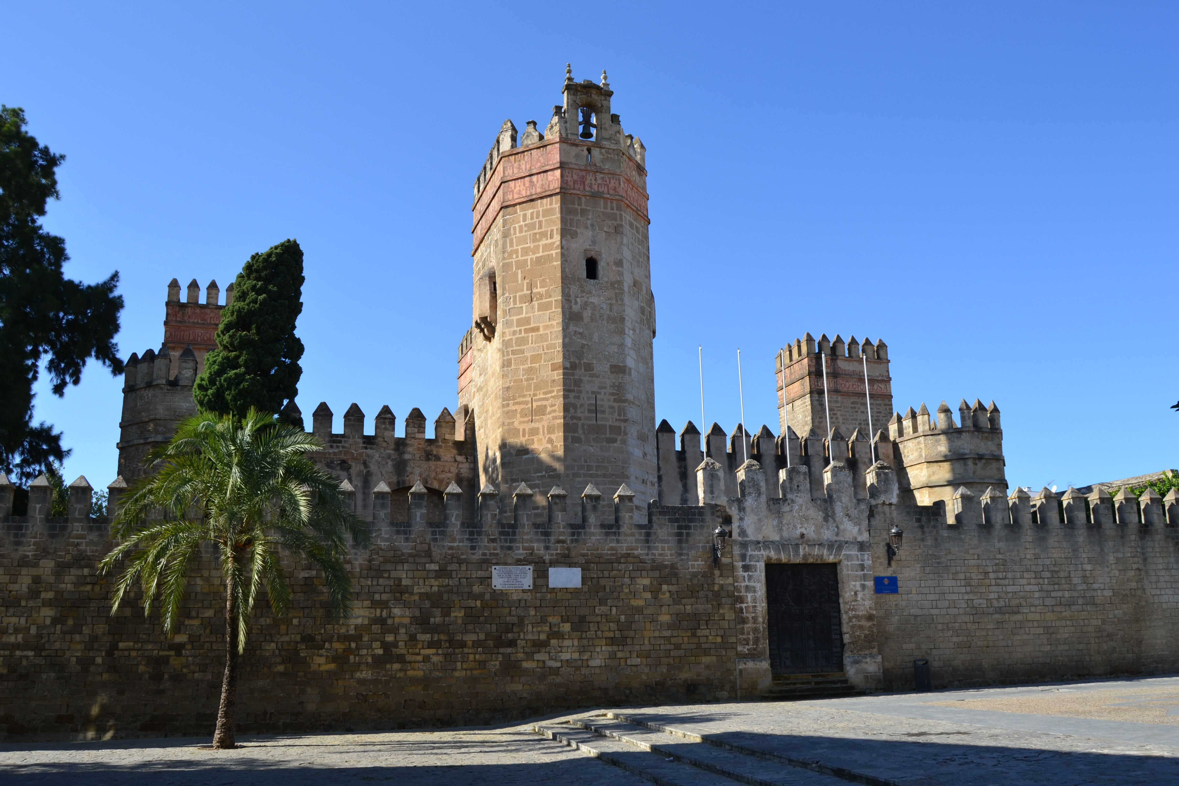 Se puede subir al castillo de xàtiva en coche