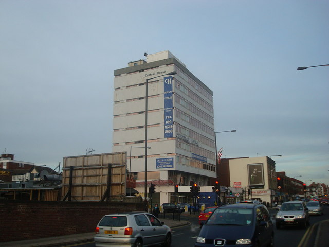 File:Central House, Ballards Lane, London N3 - geograph.org.uk - 1637294.jpg