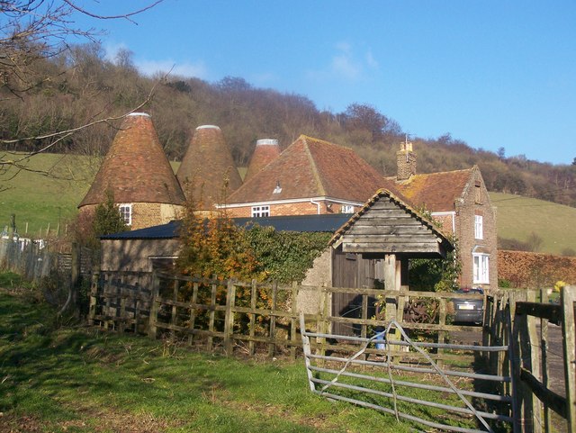 File:Court Farm Oast, Upper Halling - geograph.org.uk - 1118312.jpg