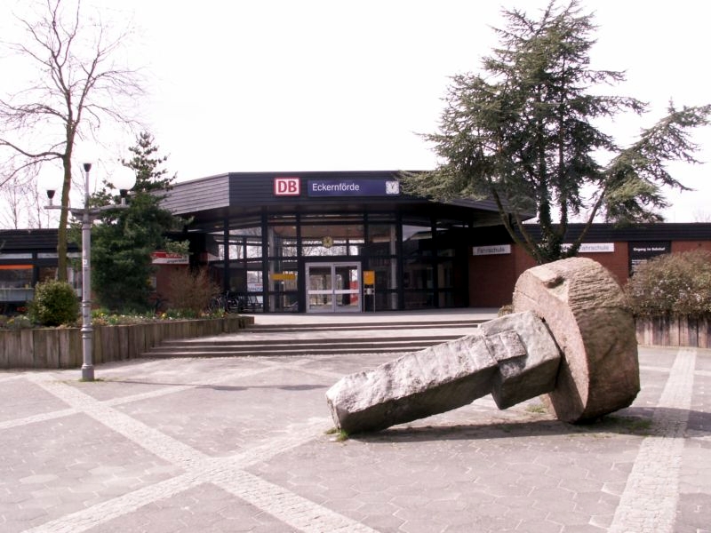 File:Eckernförde bahnhof.jpg