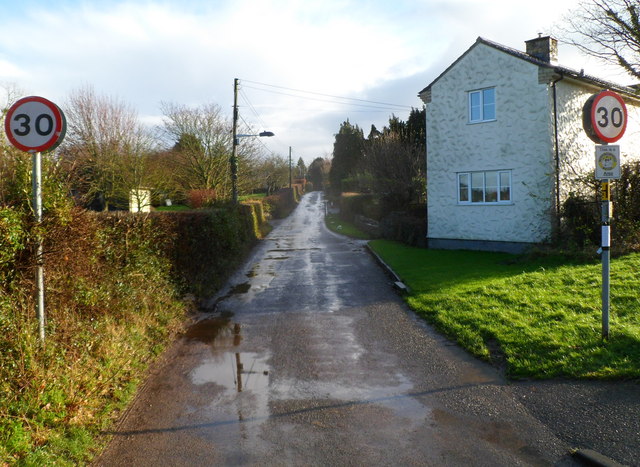 File:Hackett Lane, Thornbury - geograph.org.uk - 3393785.jpg