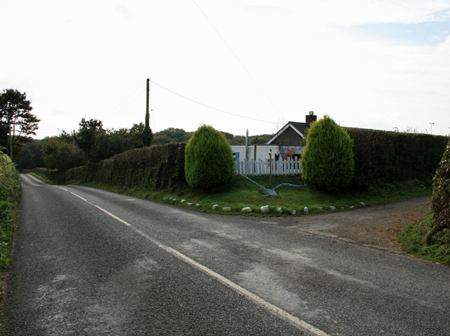 File:Hillside Bungalow - geograph.org.uk - 571801.jpg