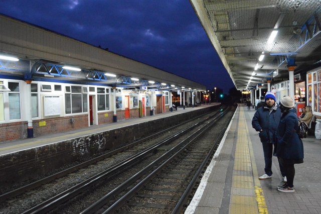 File:Kingston Station - geograph.org.uk - 5769529.jpg