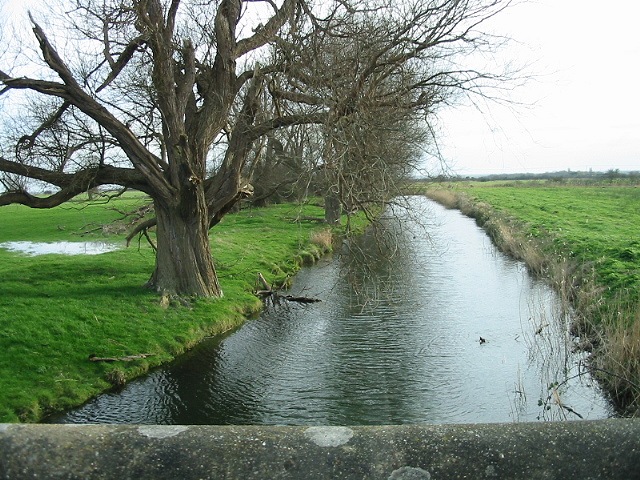 File:Looking due S from Newcut Bridge - geograph.org.uk - 351649.jpg