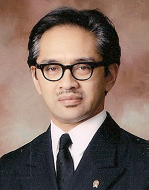 File:Marty Natalegawa, Menteri Luar Negeri RI.jpg