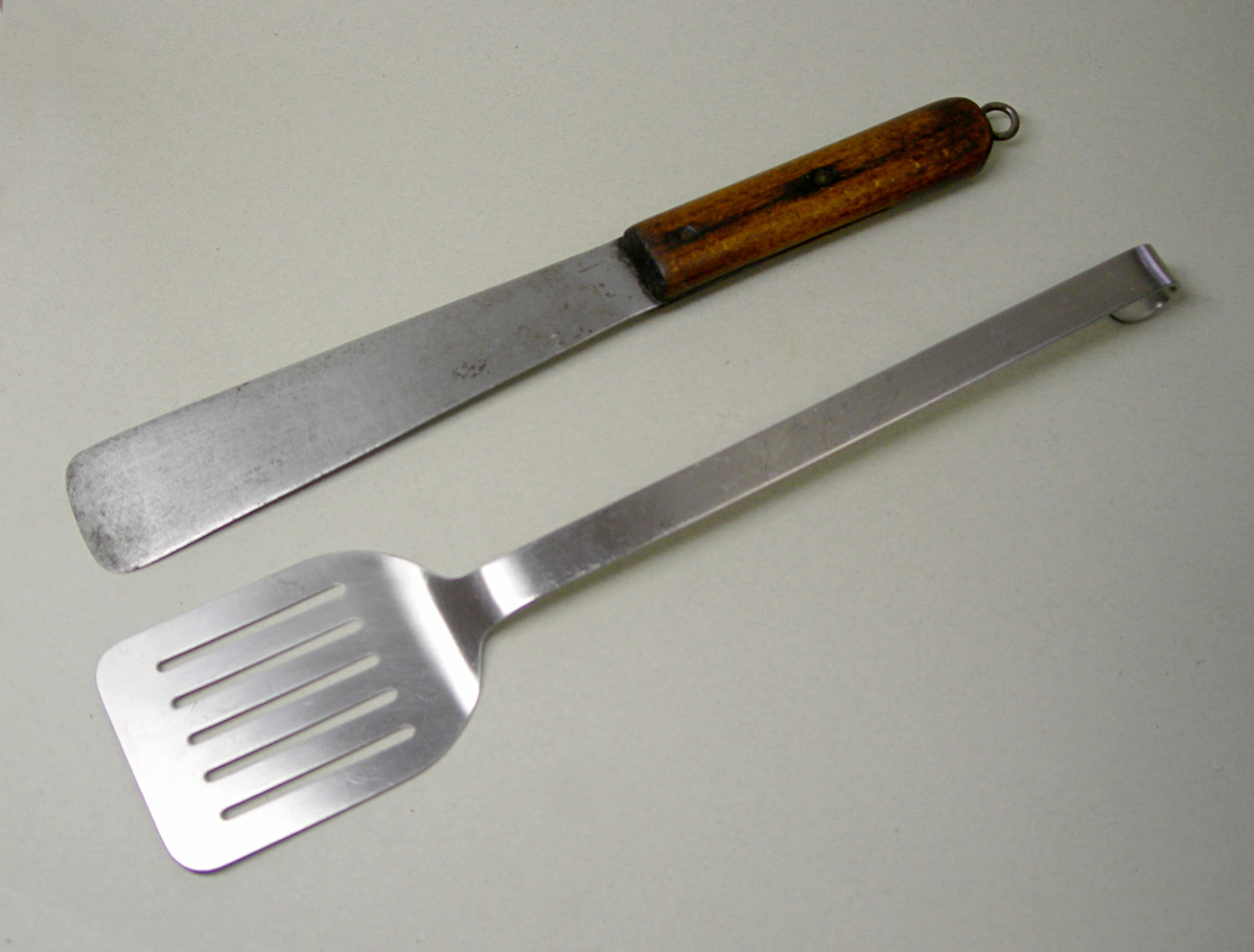 File:Kitchen-spatula.jpg - Wikimedia Commons