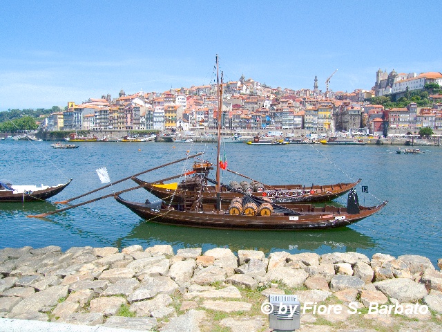 File:Porto (P), 2011, Rio Douro. (6195586562).jpg