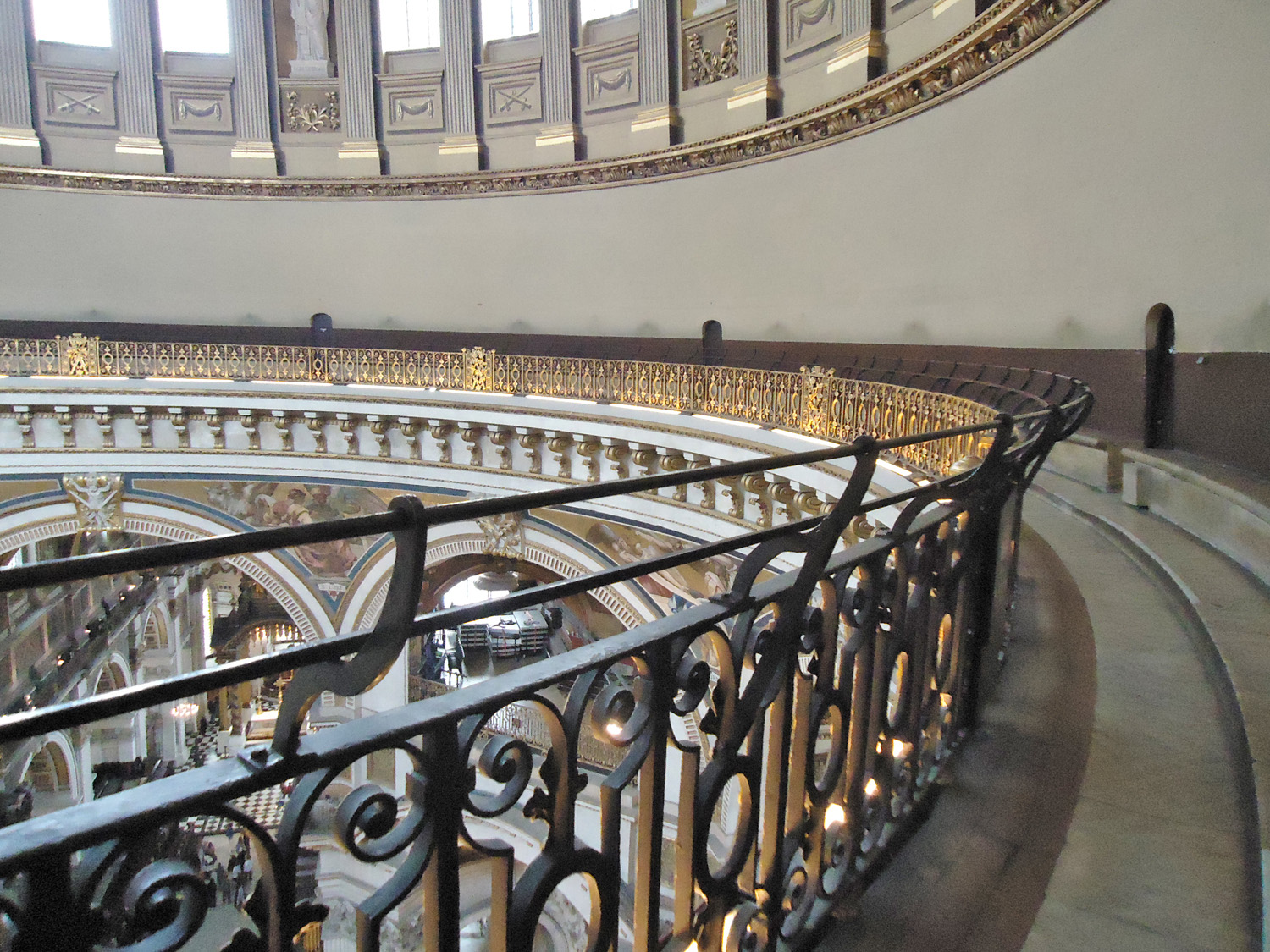 Whispering gallery Wikipedia