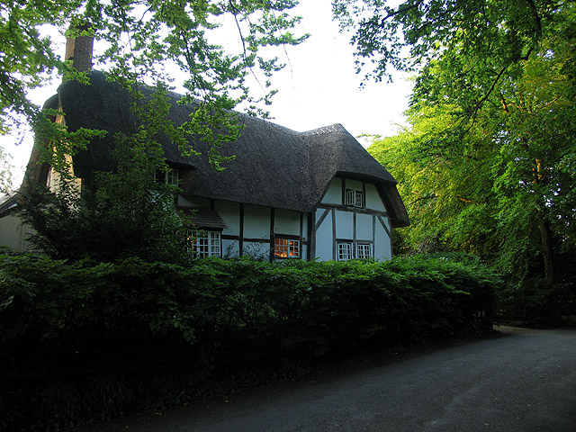 File:Street in Woolstone - geograph.org.uk - 26032.jpg