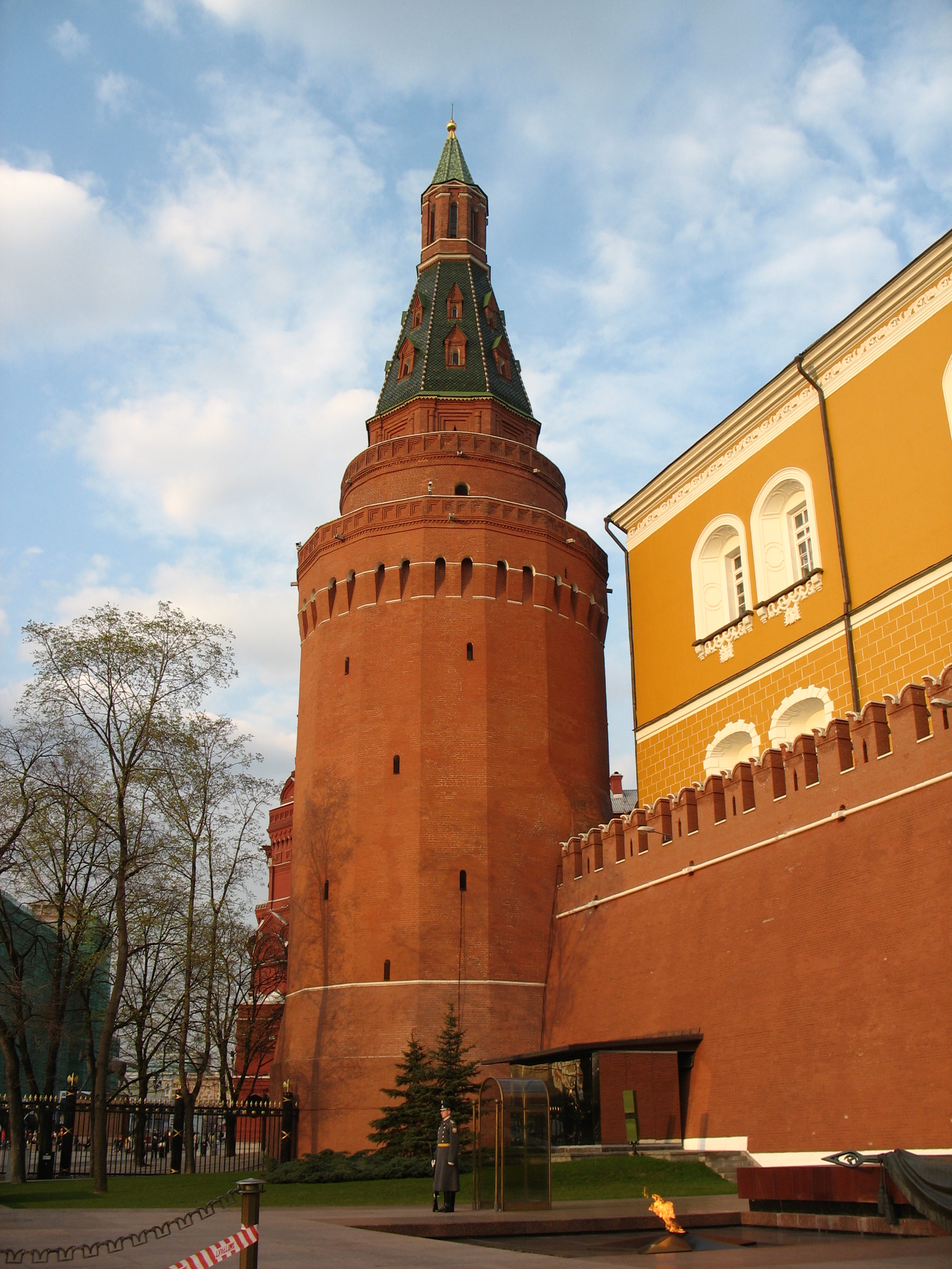 старая башня в москве