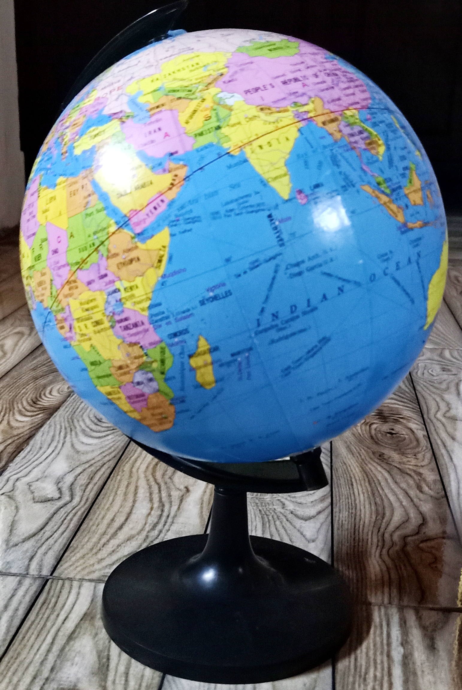 The Evolution from Flat Maps to Globes