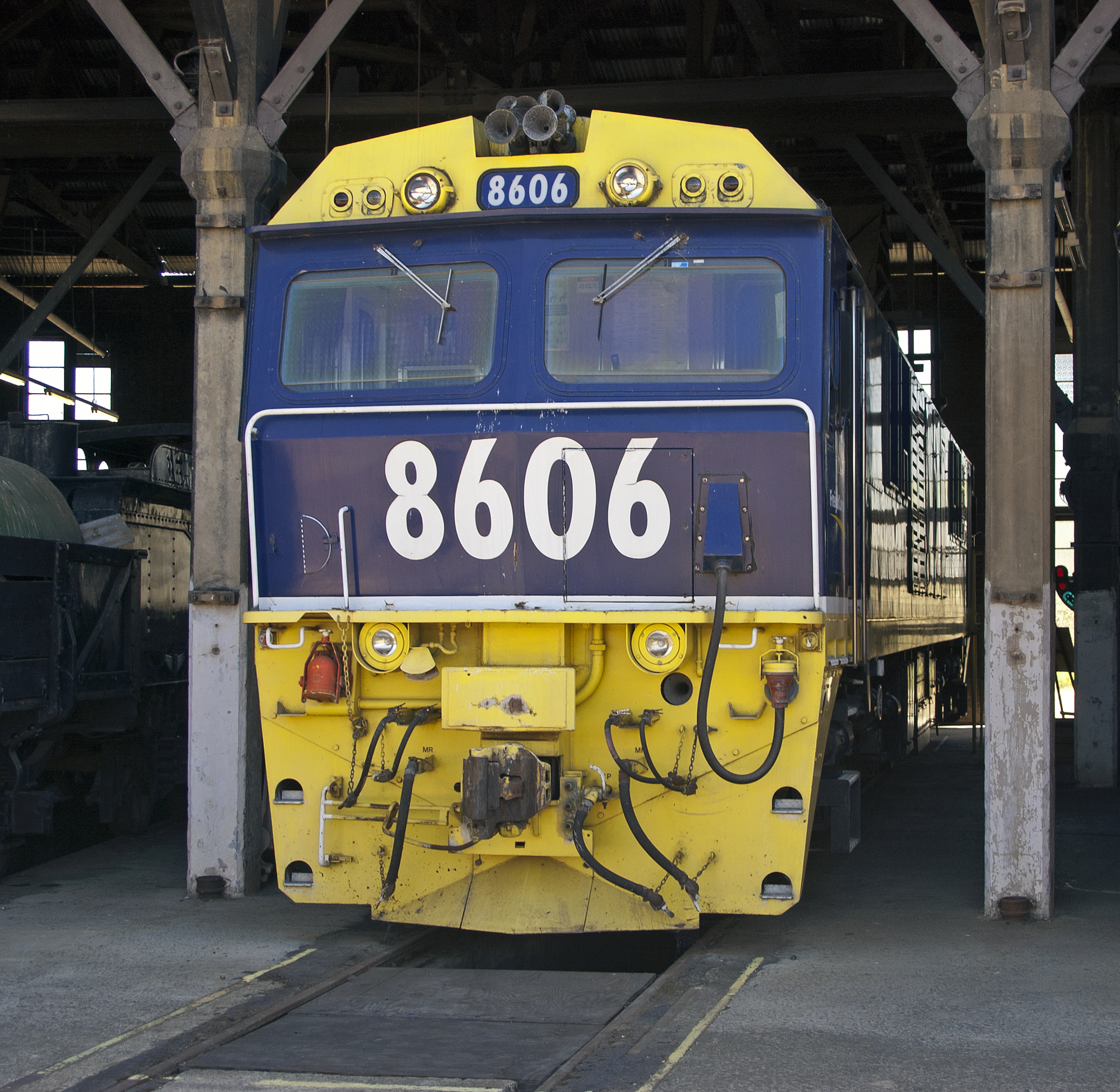 8606_in_FreightCorp_livery_at_JRM.jpg