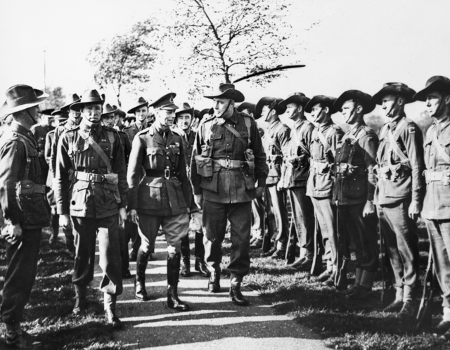 File:AWM 004569 King inspects 2 3rd Field Regiment RAA October 1940.jpg