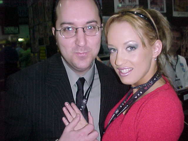 File:Bunny Luv at CES2000 7.jpg