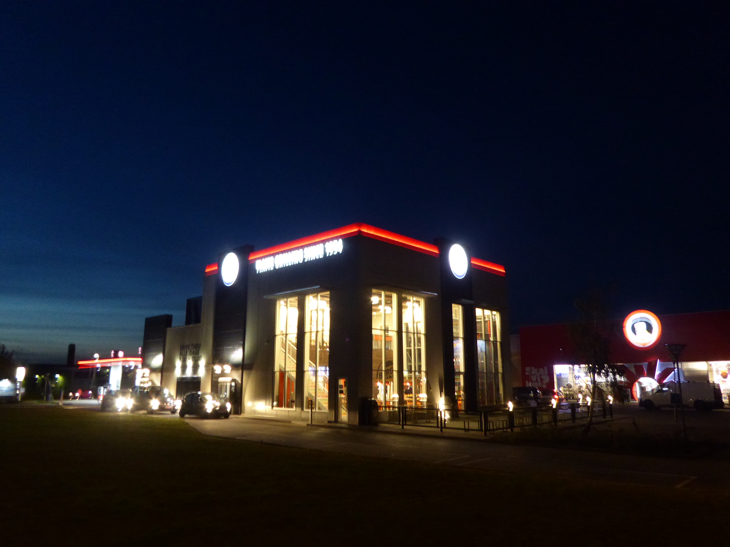 Kalkun Det er billigt Kan ikke File:Burger King, Jyllingevej at night.jpg - Wikimedia Commons