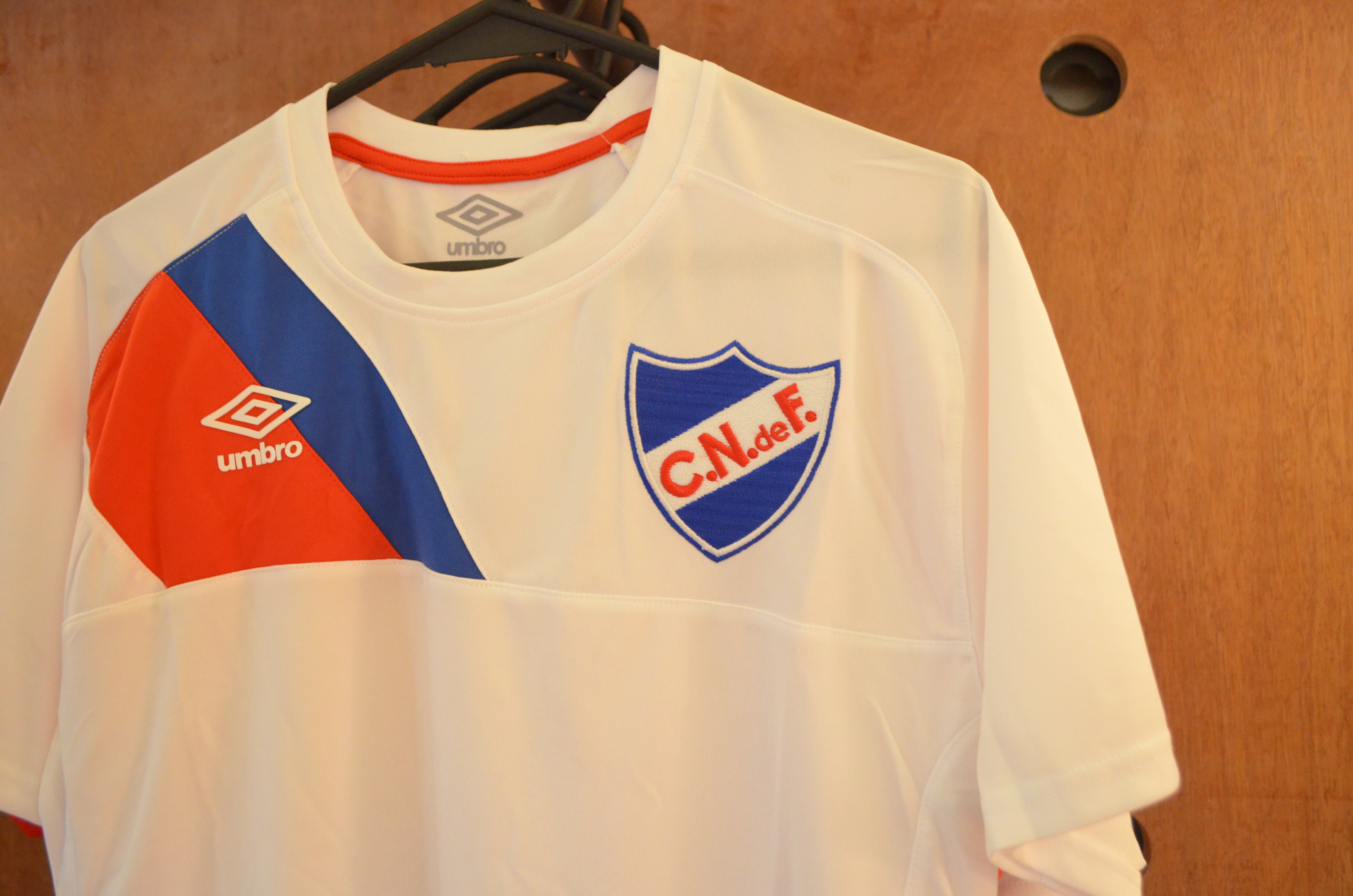 CLUB NACIONAL DE FOOTBALL - HOME 2023 - CAMISETA BLANCA - UMBRO