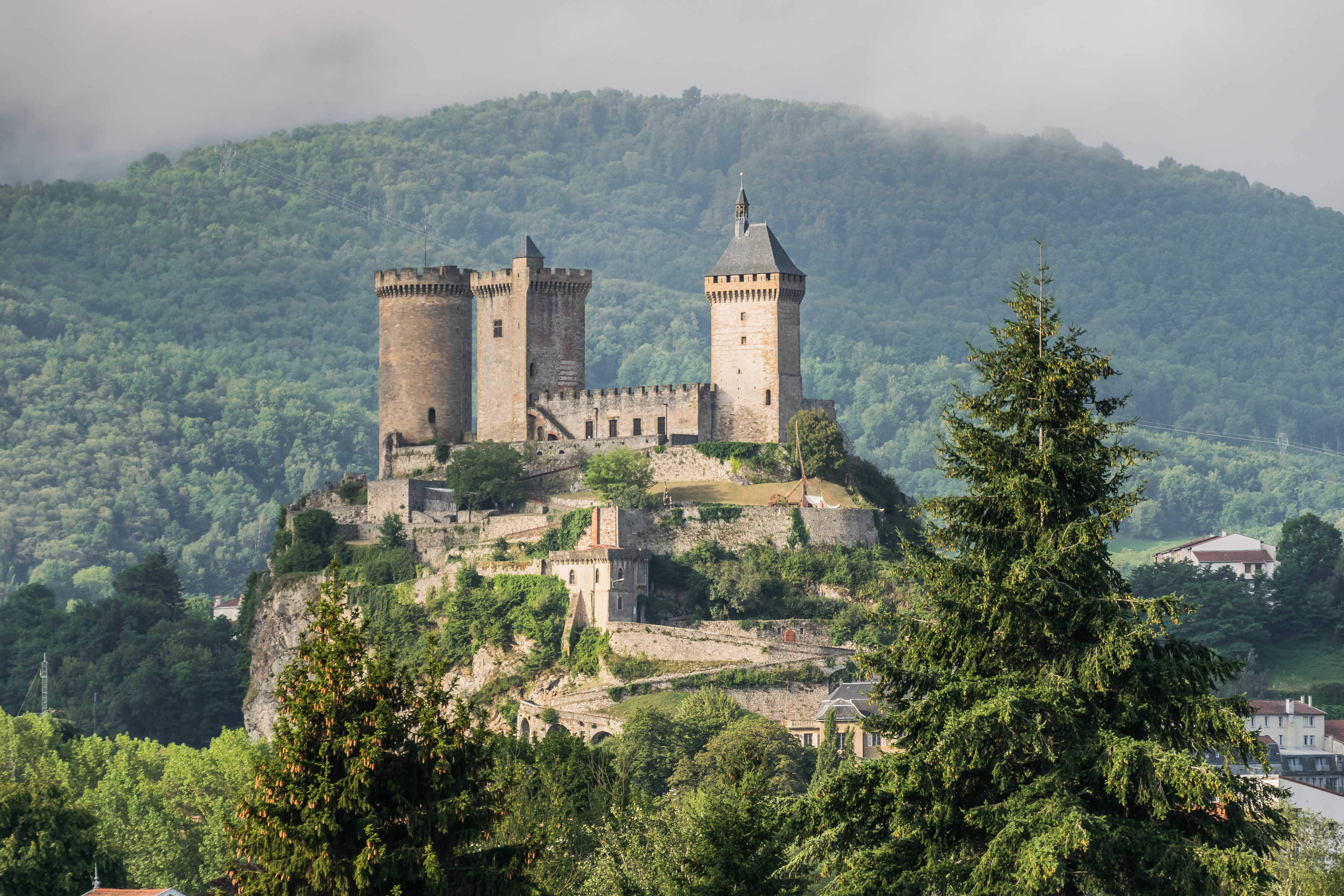 File:Foix - Château et ville.jpg - 维基百科，自由的百科全书