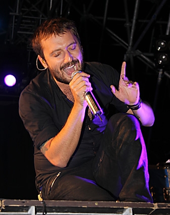 File:Cesare Cremonini 09 2009.jpg