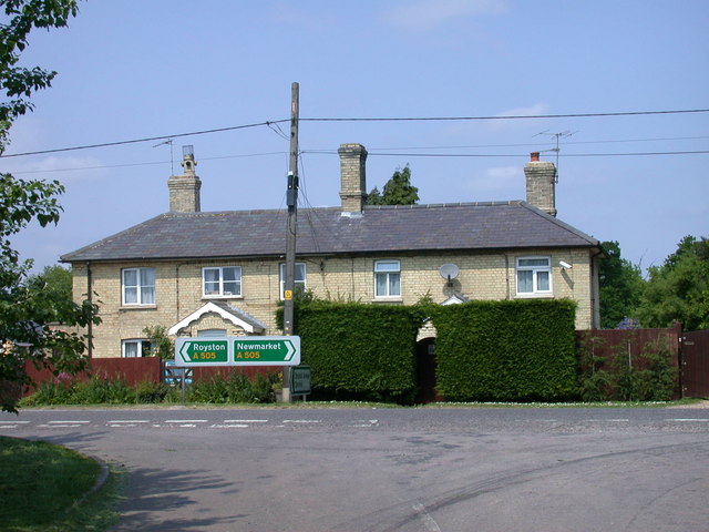 File:Cottages somewhere between Royston and Newmarket - geograph.org.uk - 802221.jpg