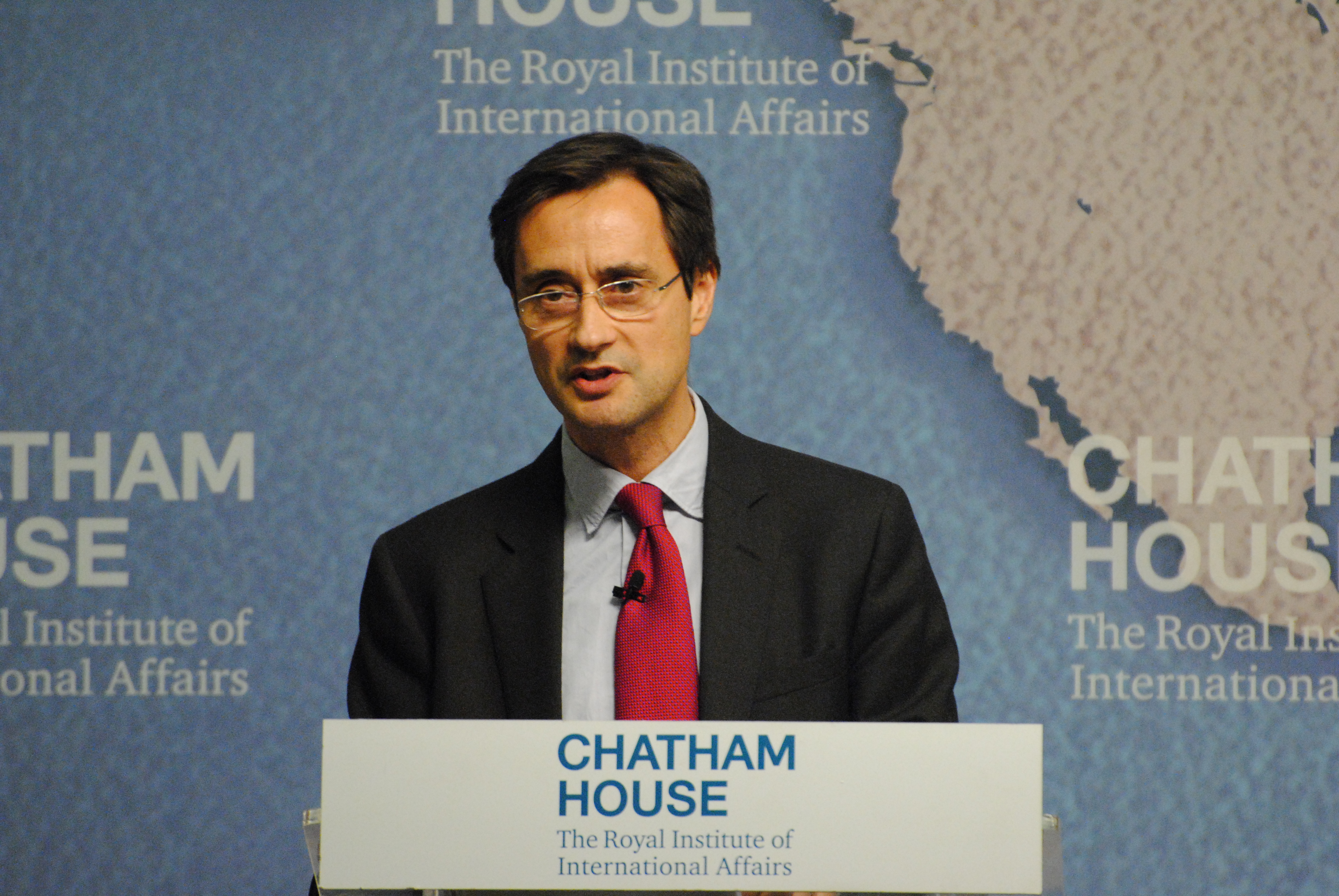 File:Dr Robin Niblett CMG, Director, Chatham House (19118984055).jpg -  Wikimedia Commons