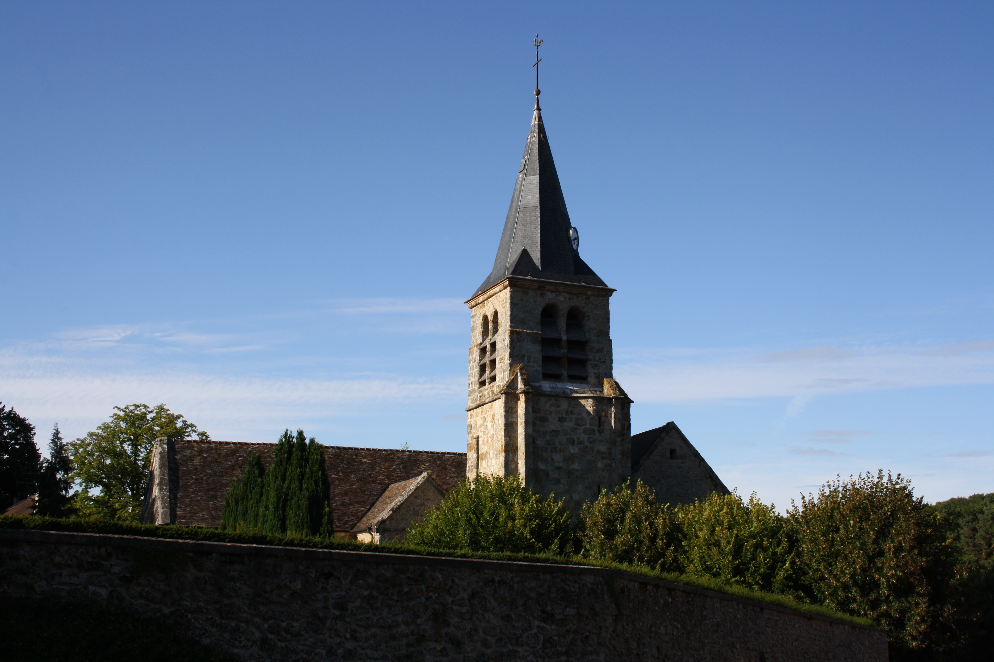 Eglise Saint-Jean-Baptiste de Choisel 2011 01.jpg