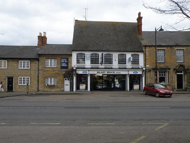 File:Ford Garage in Olney High Street - geograph.org.uk - 1175196.jpg