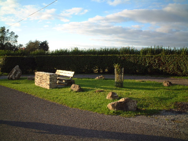 Lay-by on Bleadon Hill - geograph.org.uk - 68645