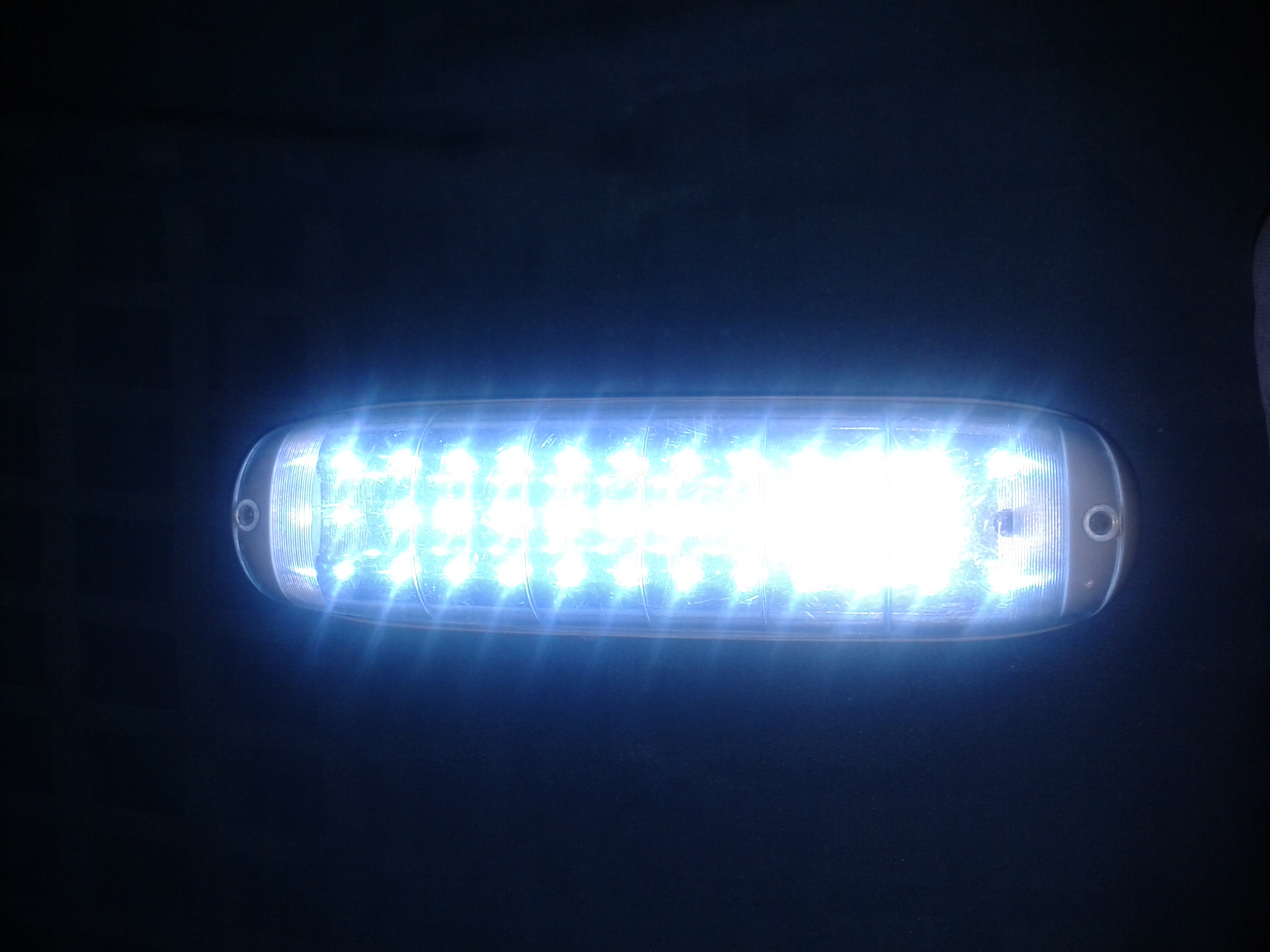 File:Luz emergencia.jpg - Wikimedia Commons