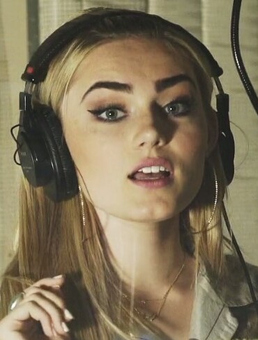 Meg Donnelly conta o que aprendeu com o elenco de 'Descendentes