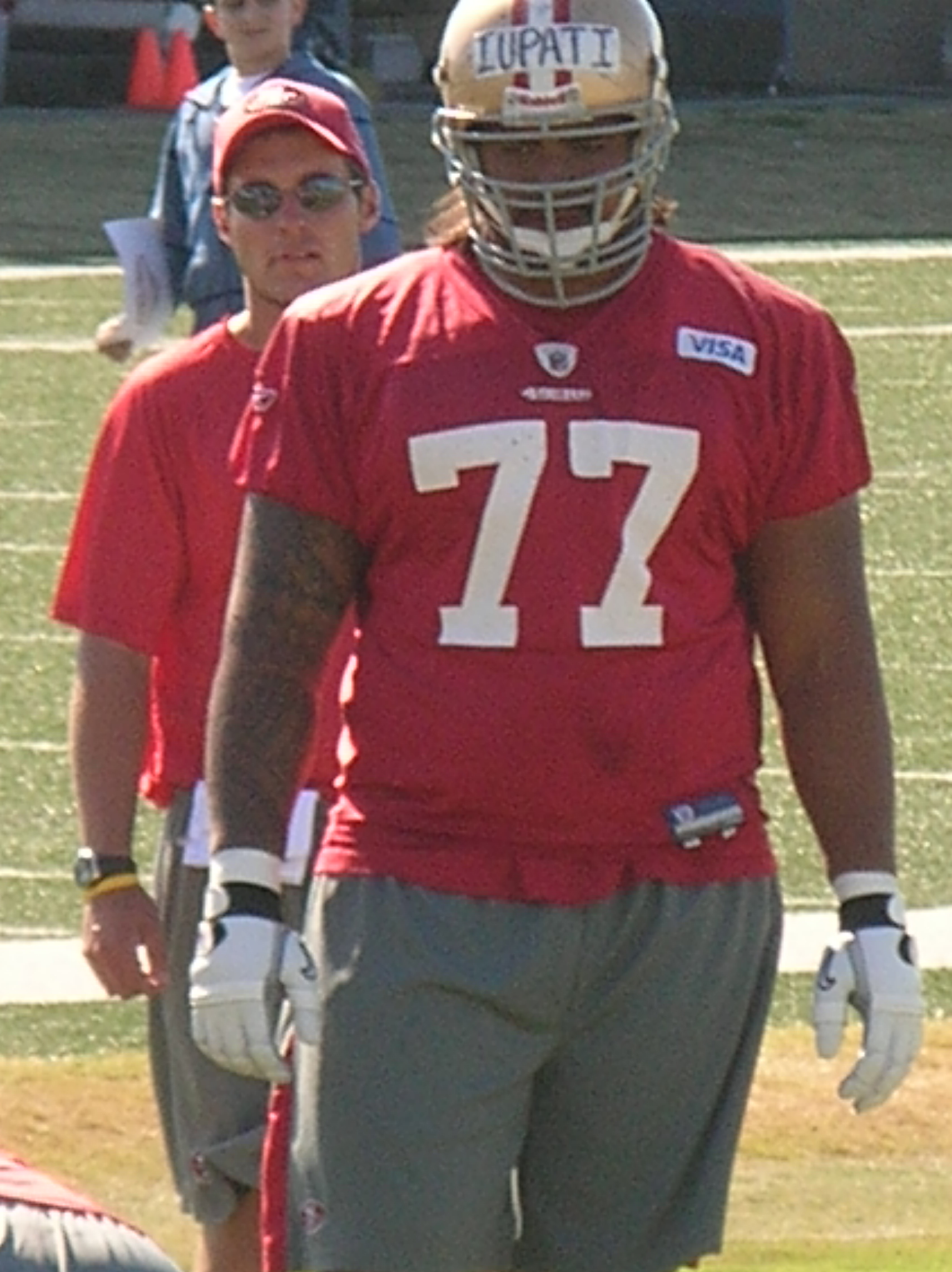 File:Mike Iupati at 49ers training camp 2010-08-09 2.JPG - Wikimedia Commons