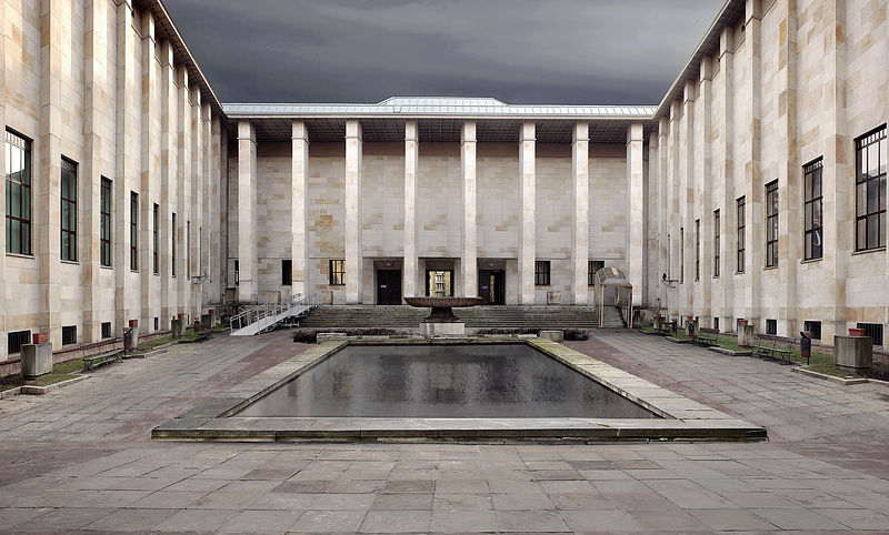 Musée National de Varsovie : Un immeuble imposant pour des collections d'antiquités, peintures et sculptures
