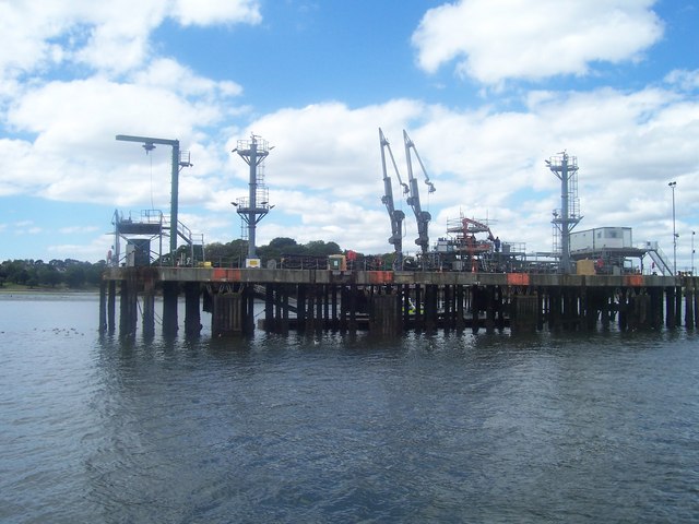 File:Plymouth , Yonderberry Fuel Jetty - geograph.org.uk - 1151481.jpg