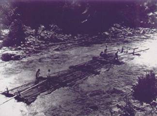 File:Rafting at Coll de Nargó.jpg