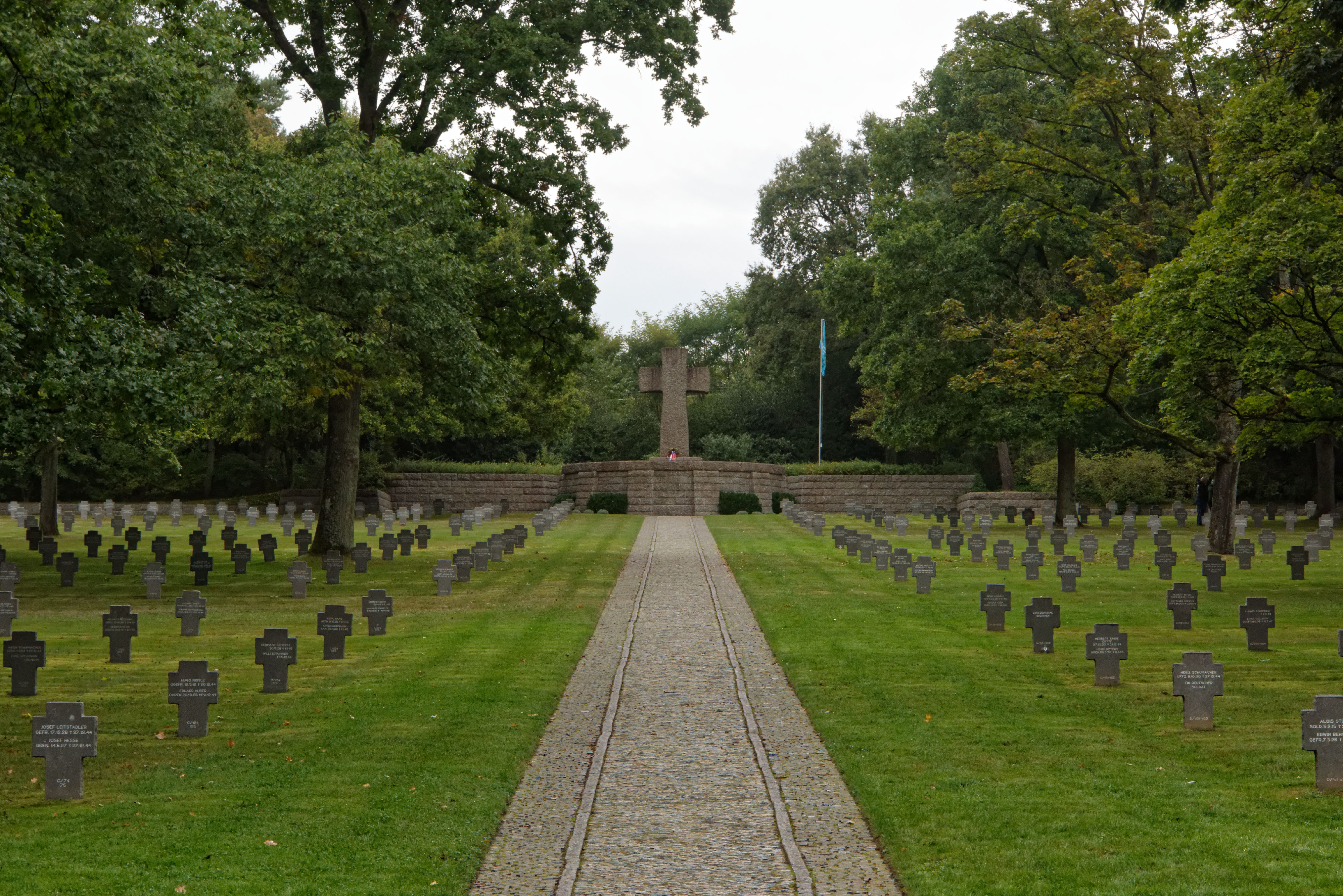 Sandweiler German war cemetery - Wikipedia