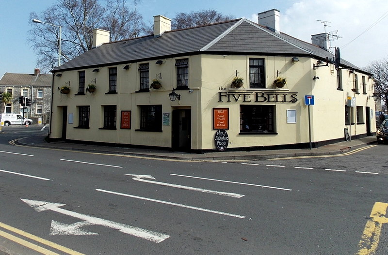 File:The Five Bells, Bridgend - geograph.org.uk - 3907965.jpg