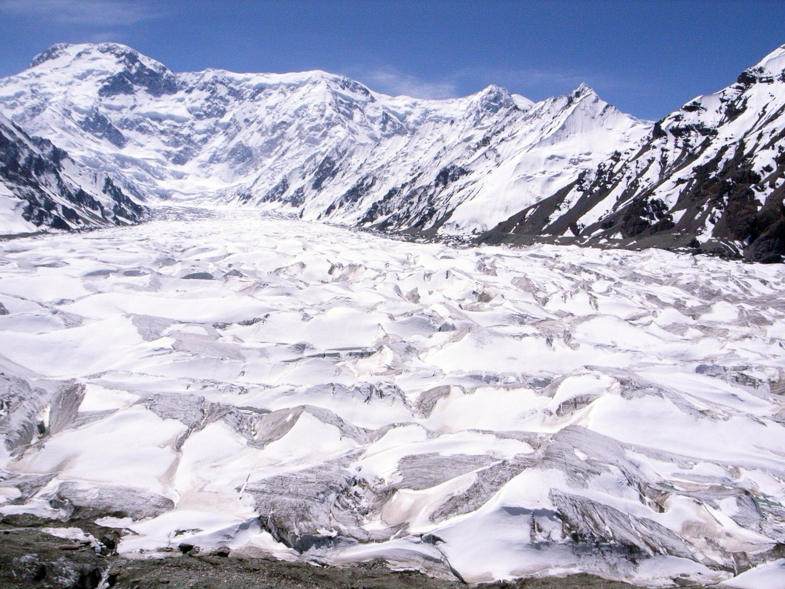 File:冰川和雪山 glacier and snow mountain (4122290490).jpg