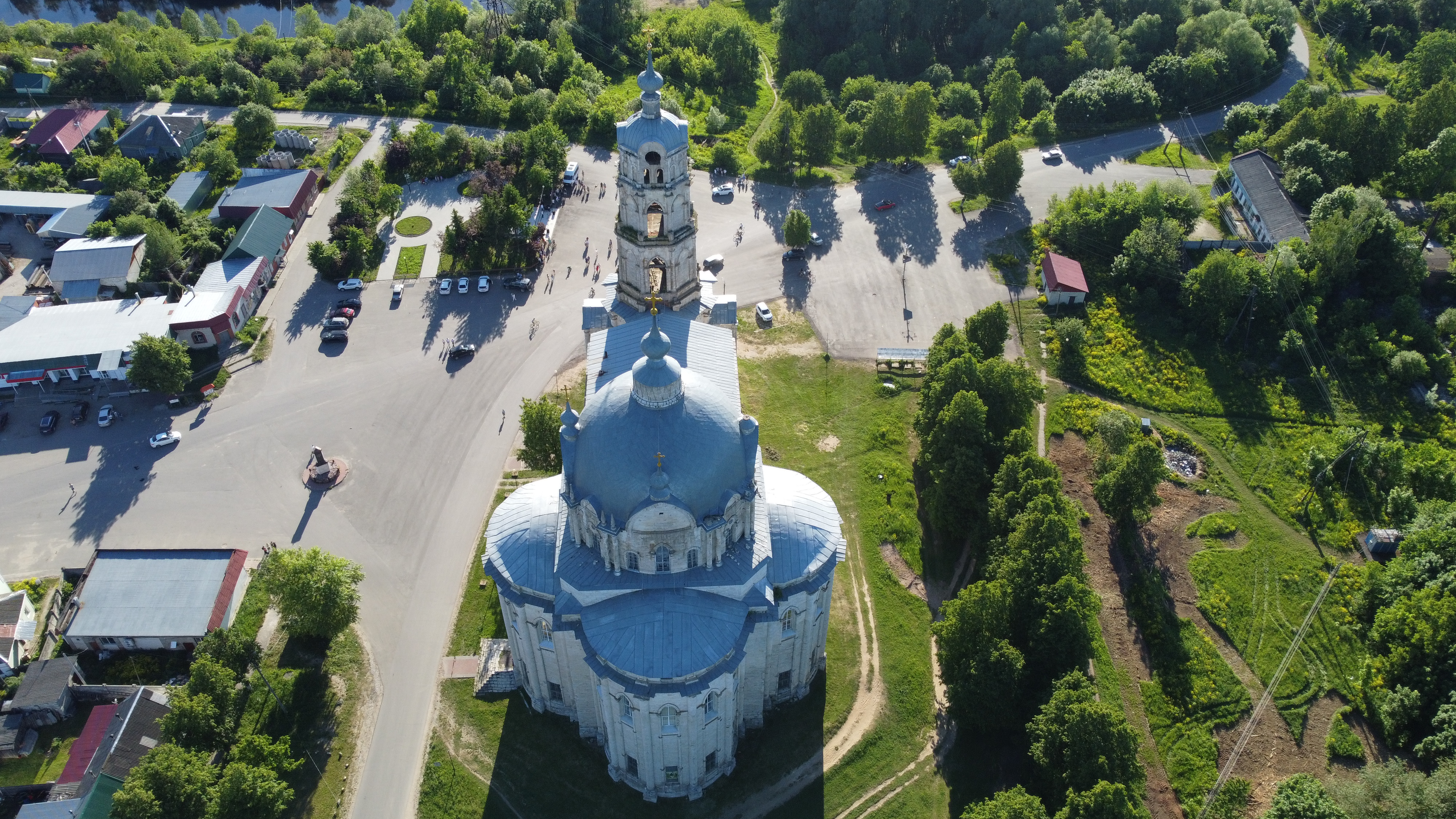 Троица арамиль. Храм Святой Троицы Арамиль. Костел Пресвятой Троицы Тобольск. Храм Пресвятой Троицы (Каменец-Подольский). Храм Пресвятой Троицы (Тобольск).