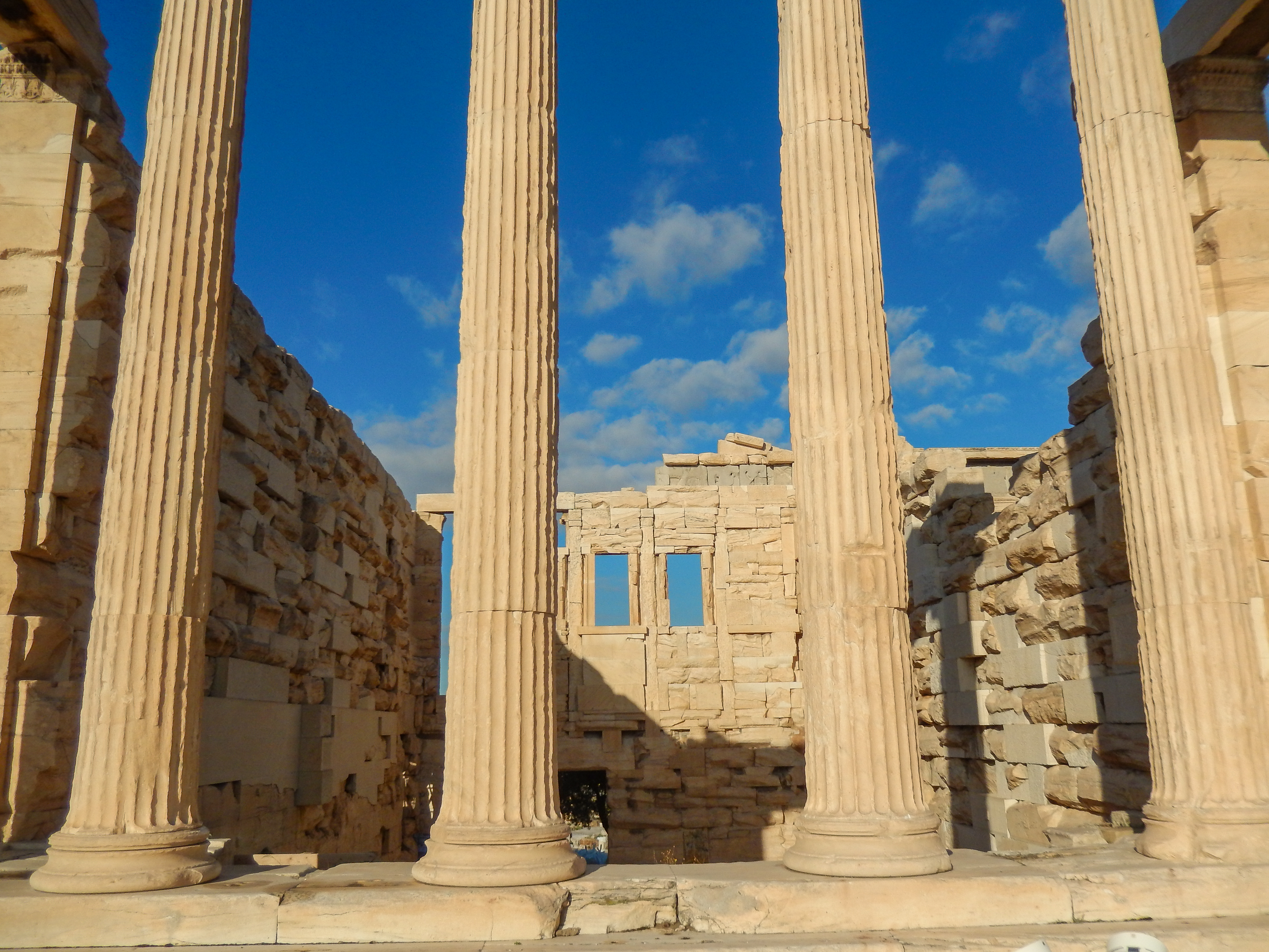 File Athen Akropolis Erechtheion Innen 15 09 Jpg Wikimedia Commons