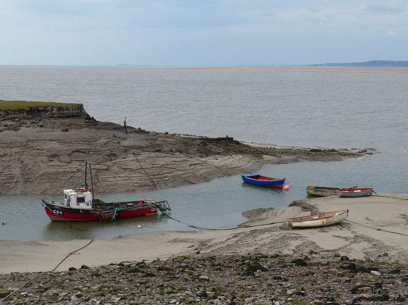 File:Boats at Dee Banks Gutter - geograph.org.uk - 6126617.jpg