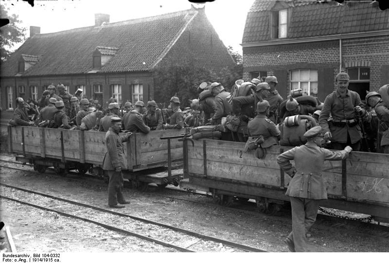 File:Bundesarchiv Bild 104-0332, Truppentransport zur Front.jpg