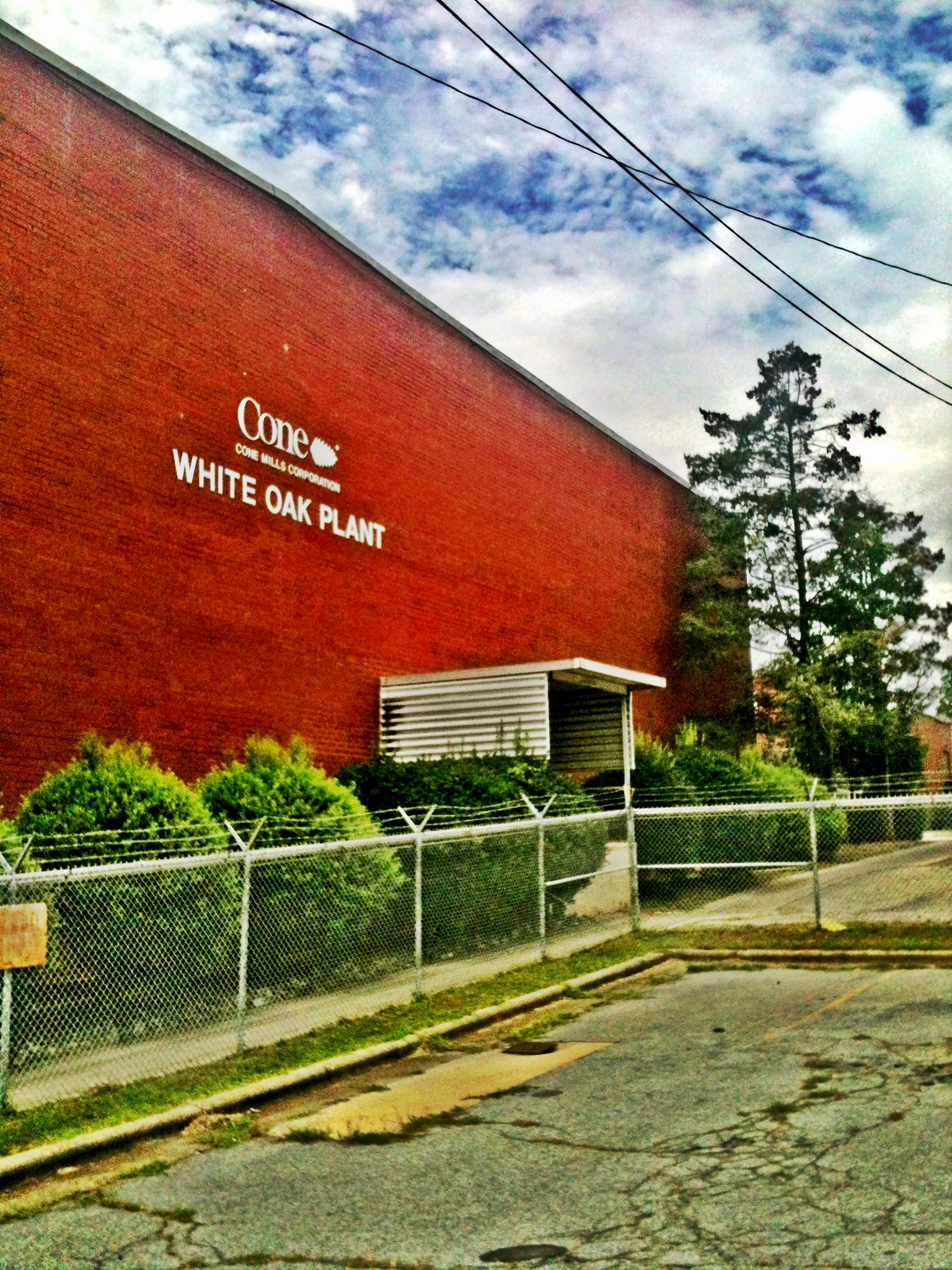 White Oak Mill Closure Shakes Denim Industry