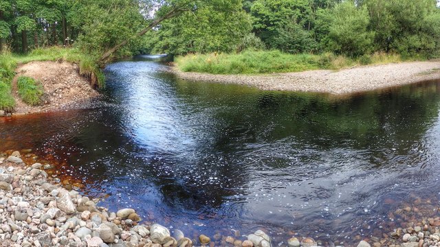 Confluence of Cawdor Burn and the River Nairn - geograph.org.uk - 4612305