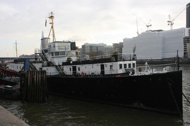 File:HMS President - geograph.org.uk - 3387612.jpg