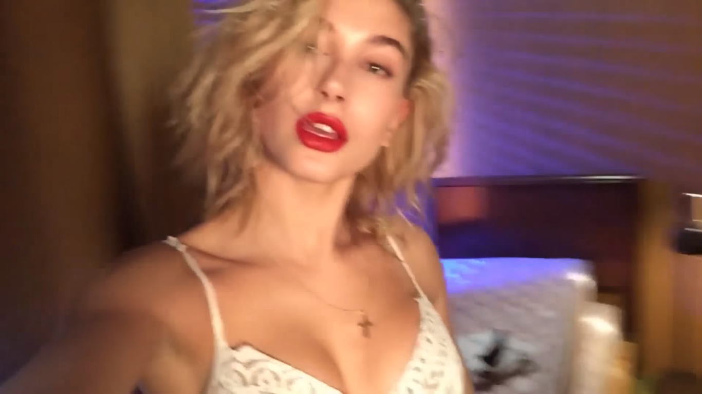 [Image: Hailey_Baldwin_2014.png]