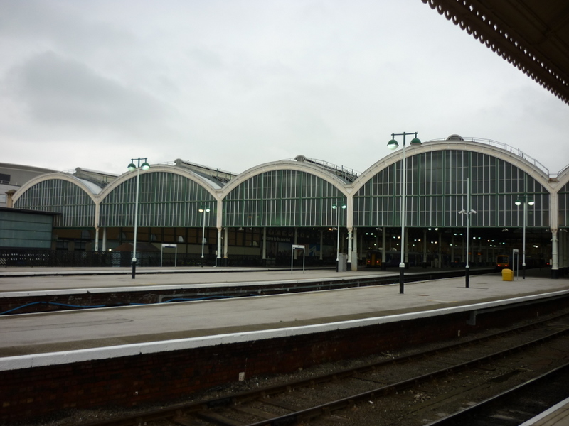 File:Hull train station form platform 2 (geograph 2596166).jpg