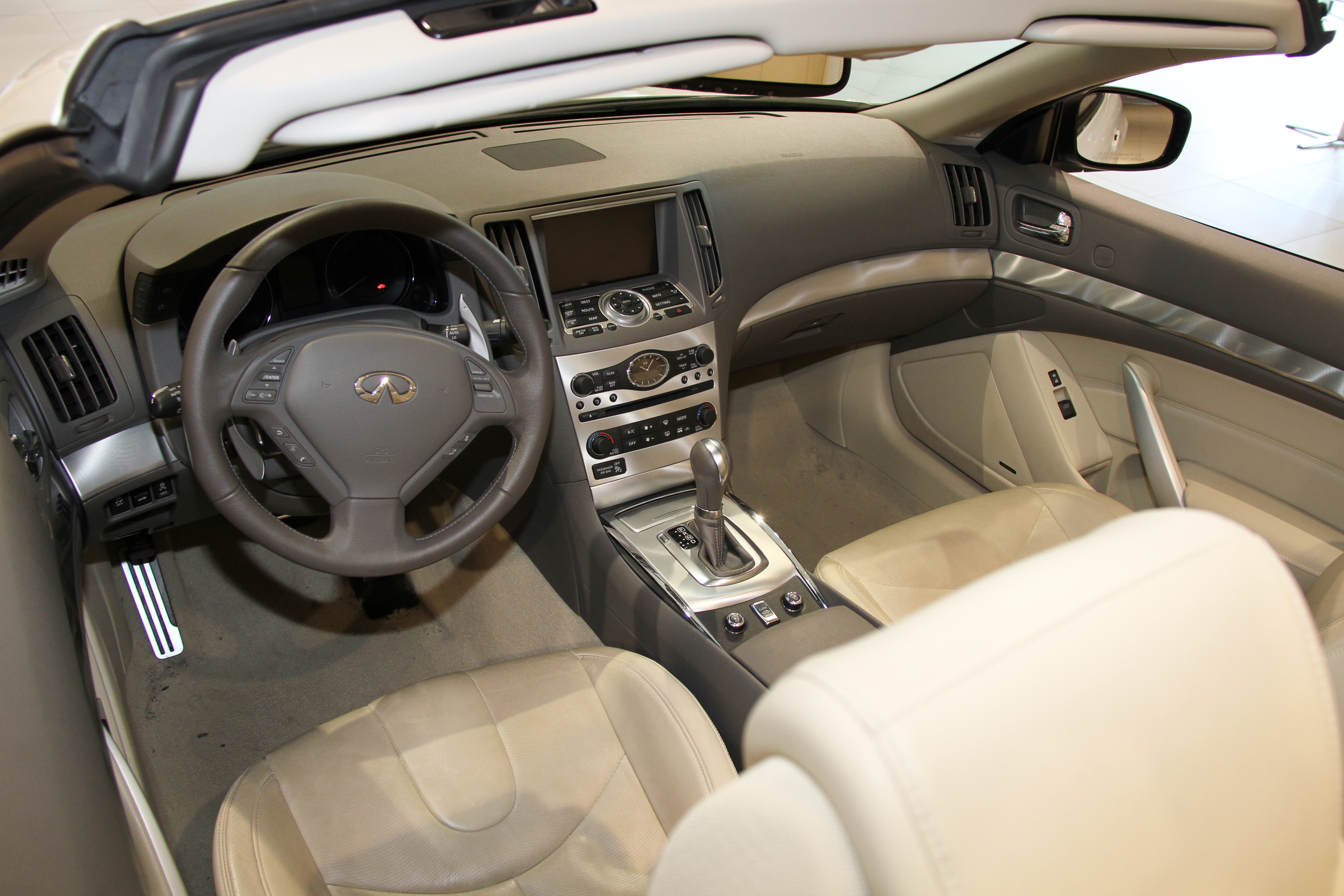 File Infiniti G37s Convertible Interior Jpg Wikimedia Commons