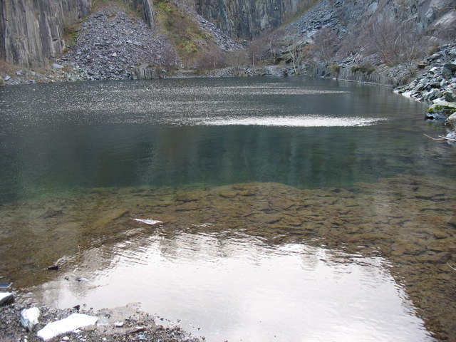 File:It's hard to believe that this pool holds c. 20 million gallons, but it does... - geograph.org.uk - 336877.jpg